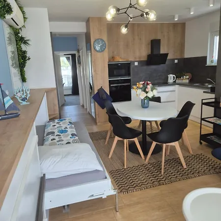 Blue Breeze Apartament *