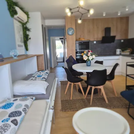 Blue Breeze Apartament *