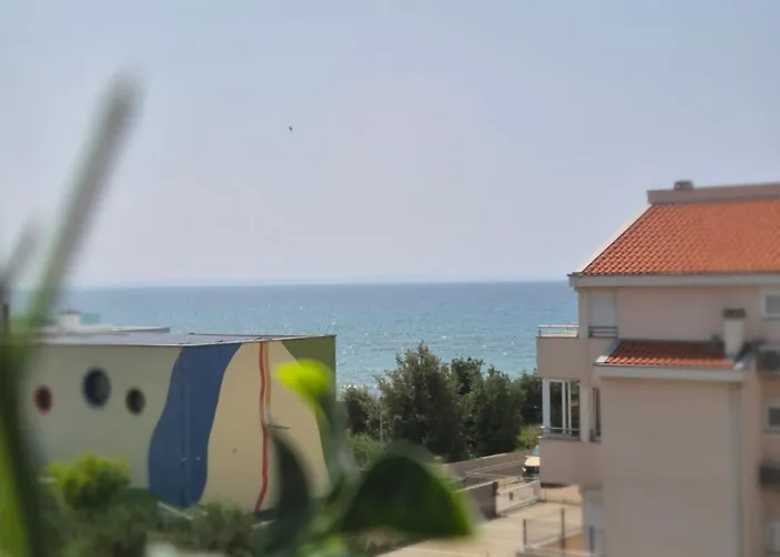 Blue Breeze Apartment