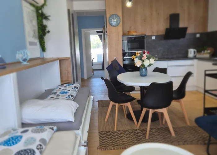 Blue Breeze Apartment *